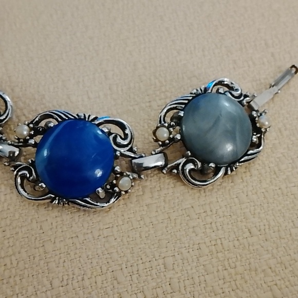 Elegant Multi-Color Stone Bracelet - Picture 3 of 16